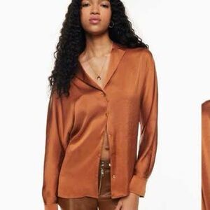 Aritzia Wilfred free form satin button-down blouse in a rust or copper Small